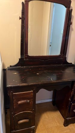 Antique Vanity With Mirror