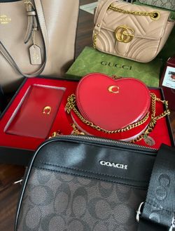 Women’s handbags 👜 on sale ‼️lot