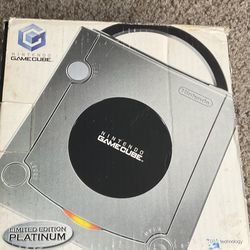 NINTENDO GAMECUBE WITH ALL ORIGINAL GAMES AND CONTROLLERS ALSO ORIGINAL CABLES