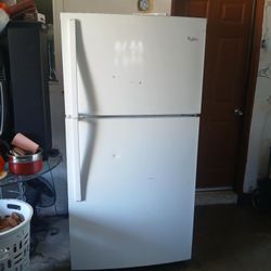 WHIRLPOOL REFRIGERATOR