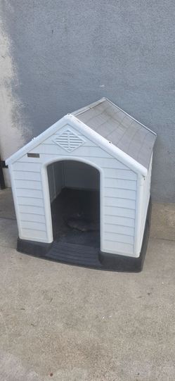 Plastic Outdoor Dog House