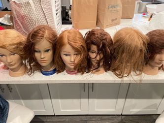 hair model heads. / manequin head