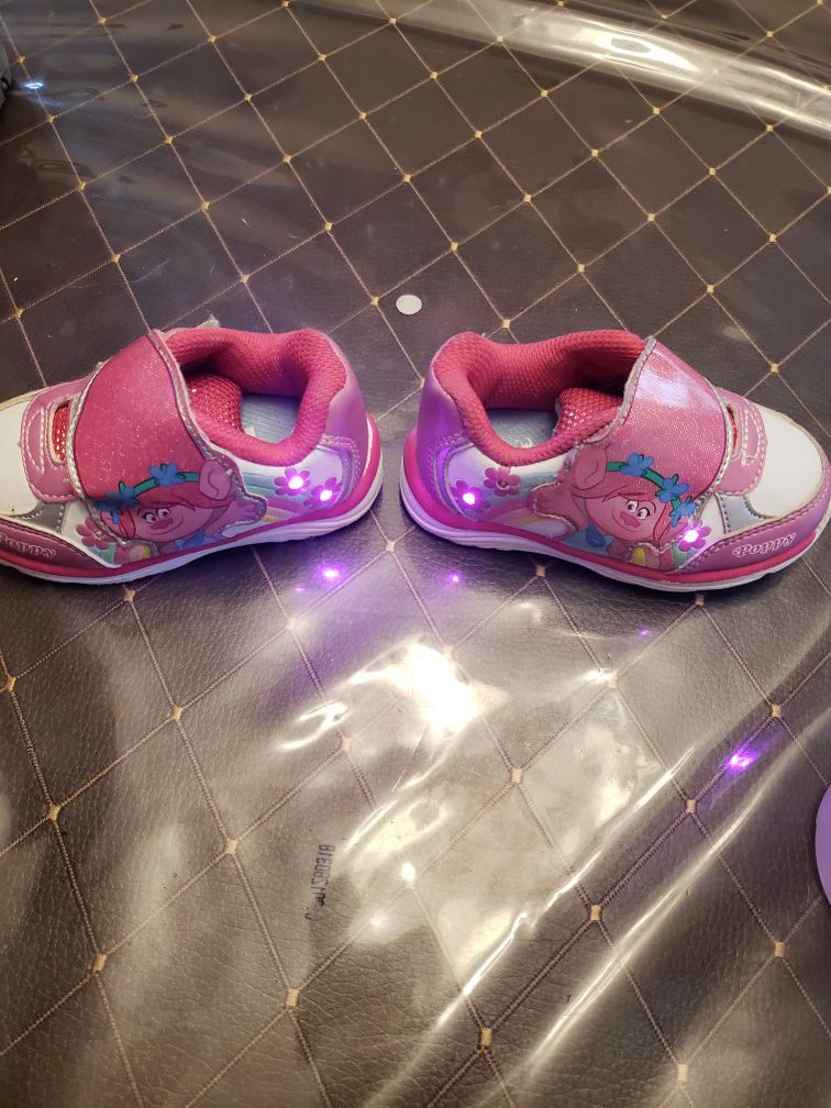 Size 5 toddler troll light up shoes