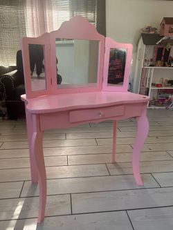 Small  Vanity for girls