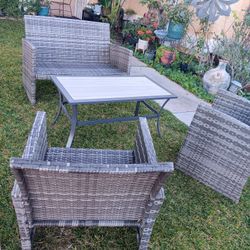 Outdoor Patio Set ! 4 Pcs.