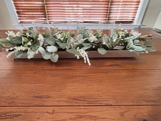 Eucalyptus center piece NWT
