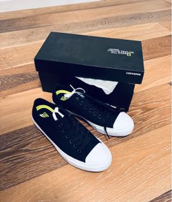 Converse Chuck Taylor All Star II Low Top Sneakers
