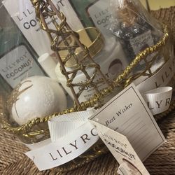 LiLY ROY coconut bath gift set