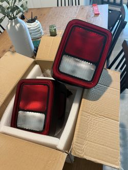2025 Jeep Gladiator Tailights