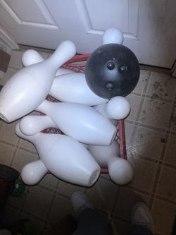Plastic bowling set
