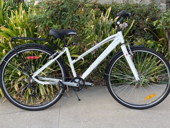 Infinity Boss Three City Bike- 700c tires/ clean!