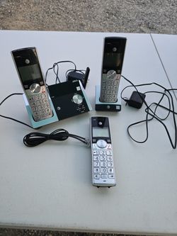 AT&T Cordless Phone - 3 handsets