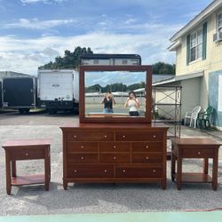 Thomasville 4-Piece Wood Bedroom Set: Dresser with Mirror and Two Nightstands