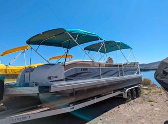 2006 JC MFG Tritoon Boat