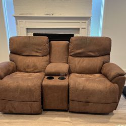 La-z-boy Jay Power Reclining Loveseat With Headsrest And Console