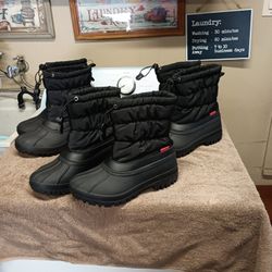Adults Snow Boots New 25.00 Each Size 6/8/9/7/ Selling Fast