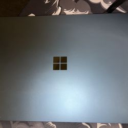 Microsoft Surface Laptop