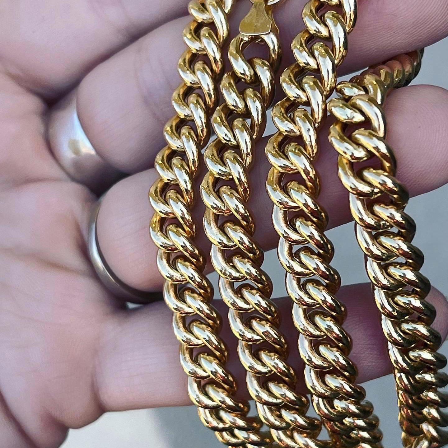LV Set 18K Saudi Gold for Sale in Garden Grove, CA - OfferUp
