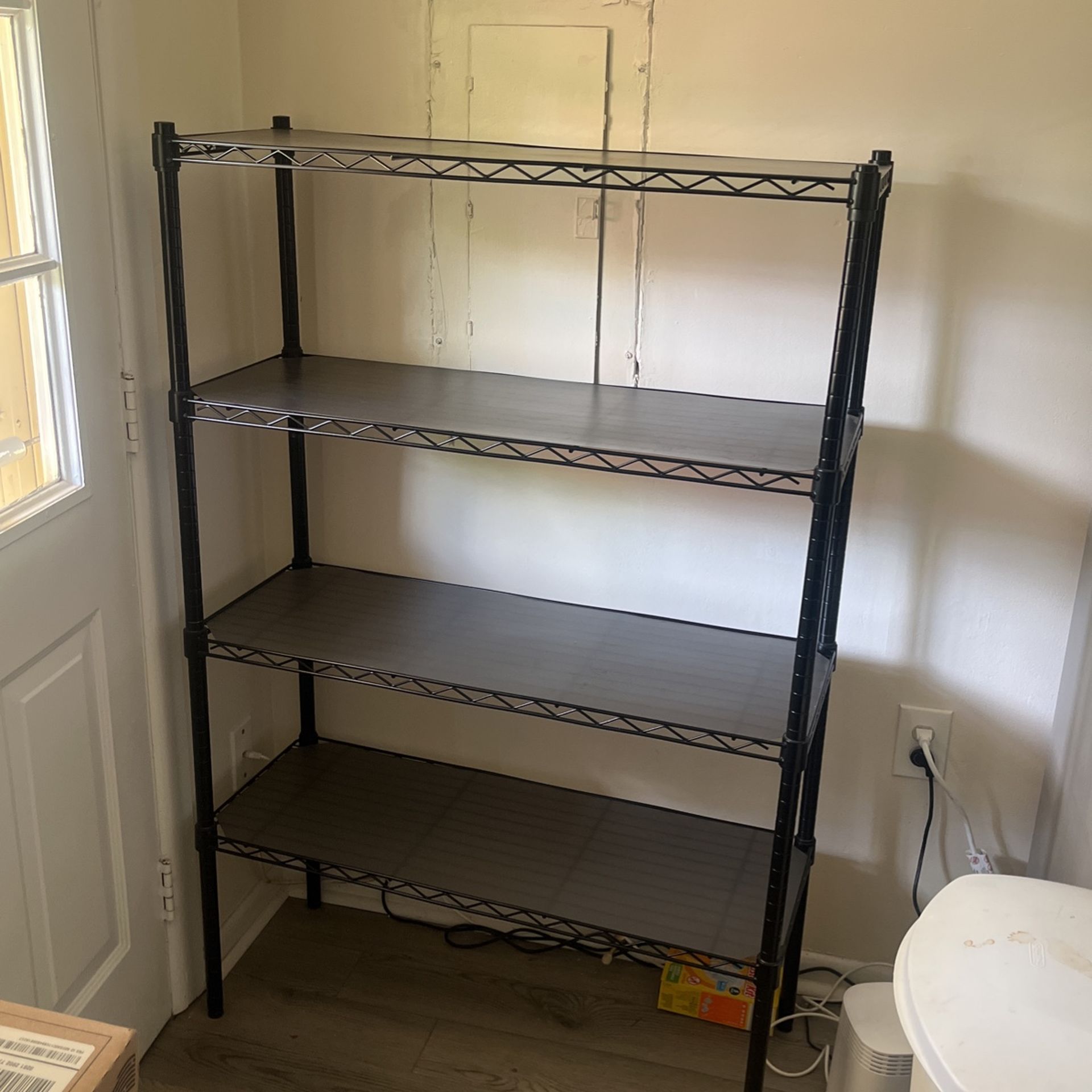 Wire Shelves With Trays