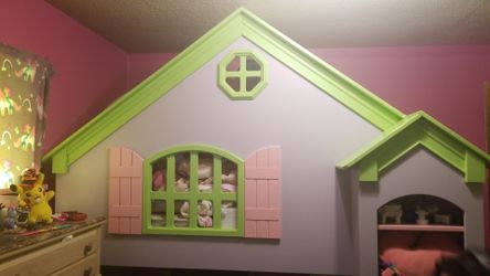 Girls twin playhouse bunkbed