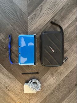 Blue Nintendo 3DS XL – Loaded with games