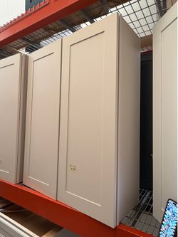 Upper kitchen cabinets vintage white 33x42