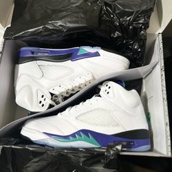 Air Jordan 5 Grapes  size 9 Men 