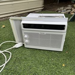 Toshiba Air Conditioning Unit. Works Great.