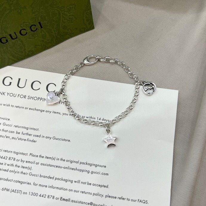 Classic versatile women's bracelet