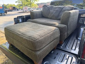 Oversize couch with leg rest