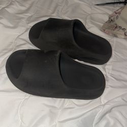 size 8 yeezy slides