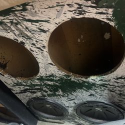4x 12” Subwoofer Box 