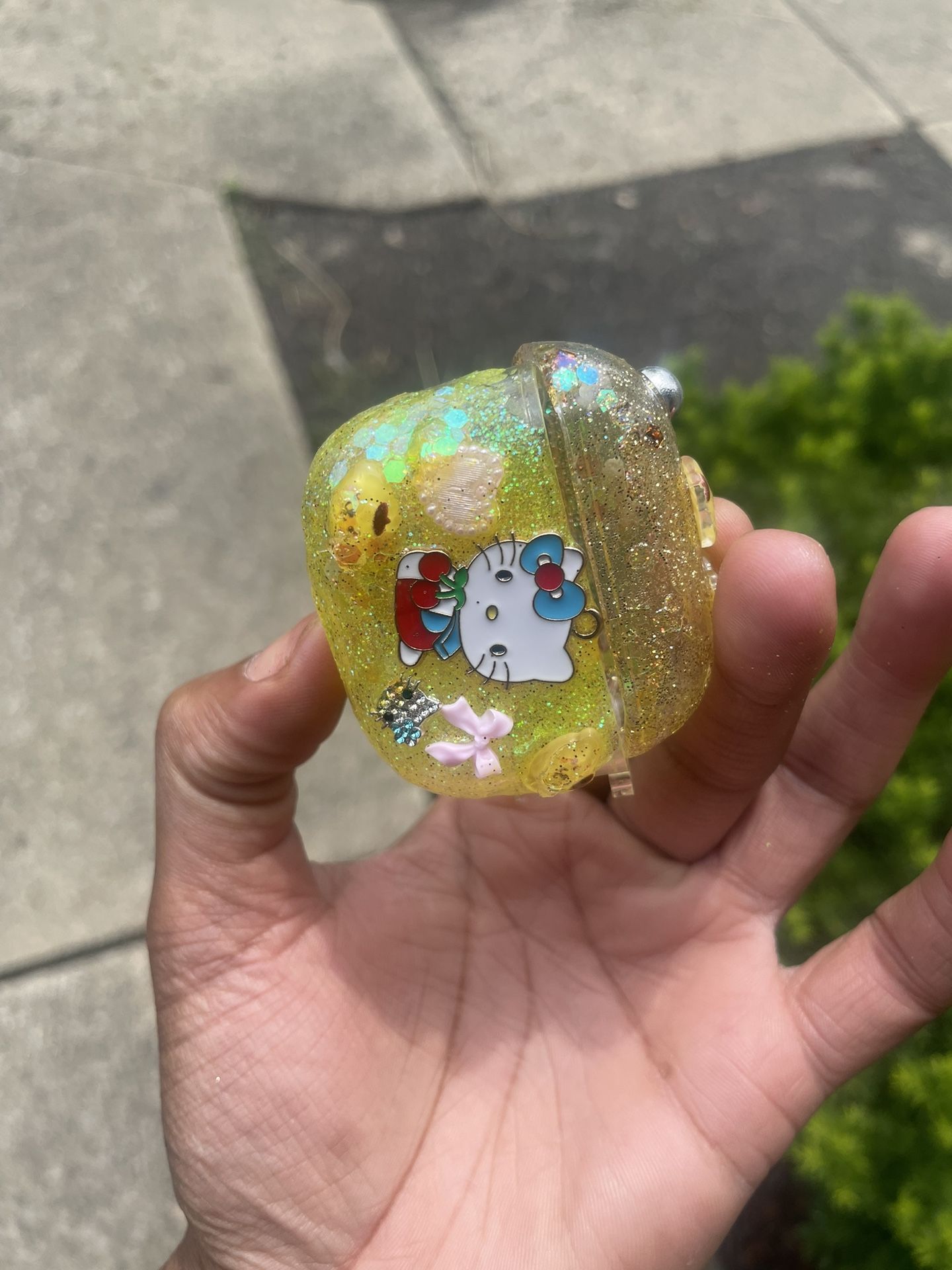 Yellow Hello Kitty AirPod 4 JNK Case