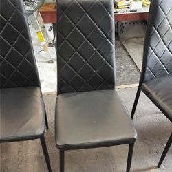 4 Black Chairs 