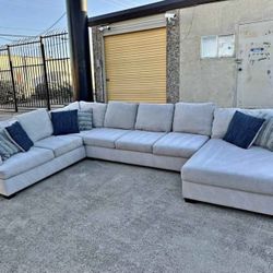 Sectional Couch 