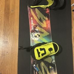 146 Never Summer Funslinger Snowboard 2020 + Union Strata Bindings Medium