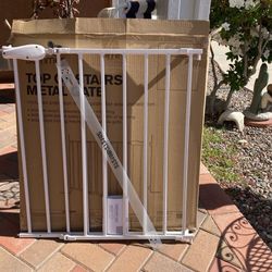 Metal safety Gate