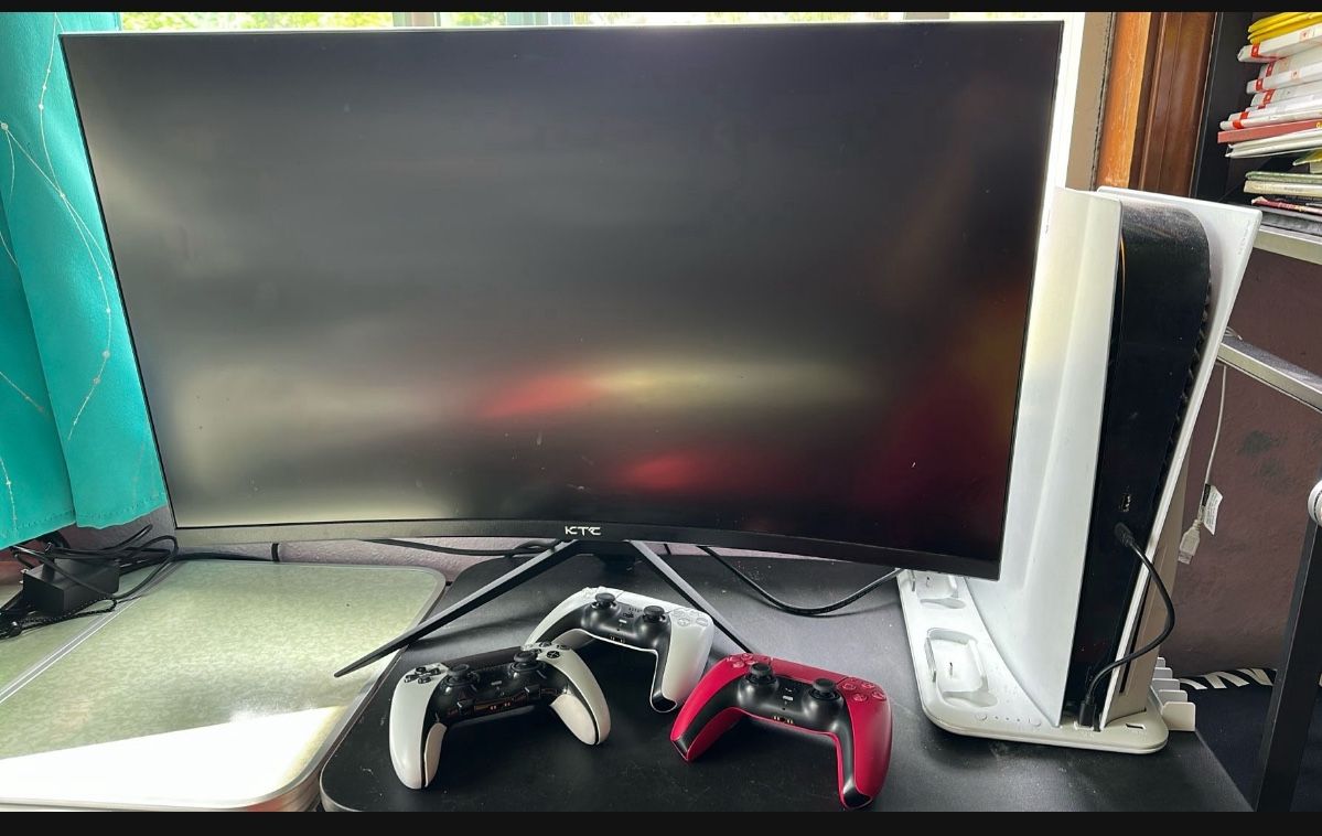 Curved Gaming Monitor, Remote Controllers & PS5