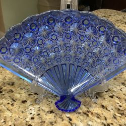 Fenton Daisy and Button Glass Fan Dish