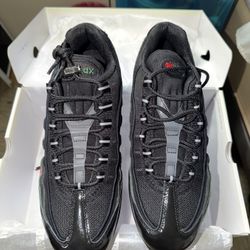 Undefeated x Nike Air Max 95 Black 