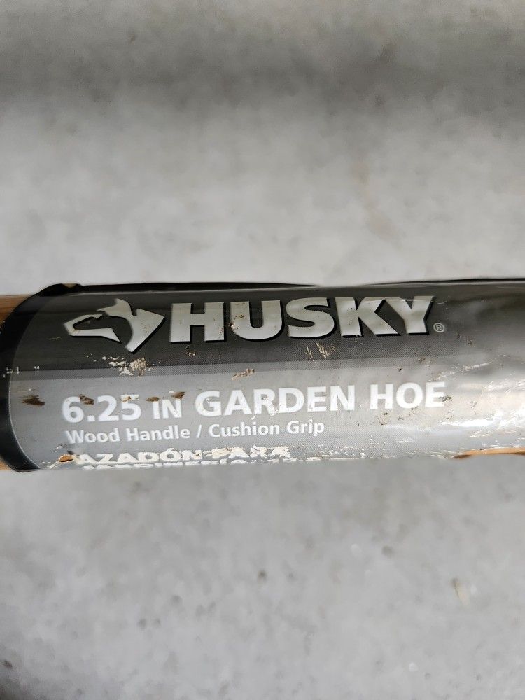 Husky 6-1/4" Blade, Garden Hoe Lifetime Warranty Good Condiction