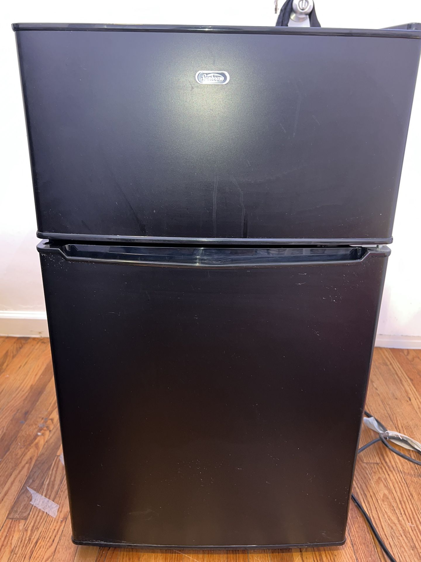 sunbeam 3.1 mini fridge