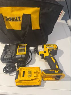 Dewalt 20 volt 1/4” impact gun brushless with 2AH battery, charger and bag