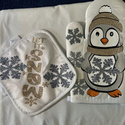 Hand Made Oven Mitt Set Penguin 