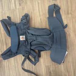 Ergo baby carrier