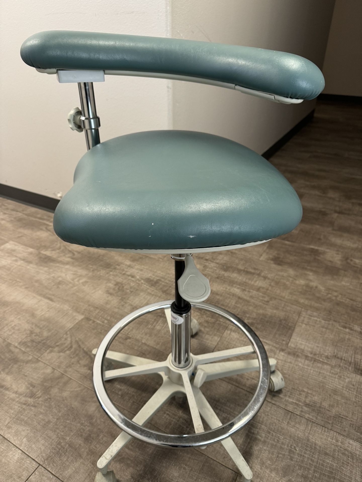 Dental Assistant Chair for Sale in Victorville, CA OfferUp