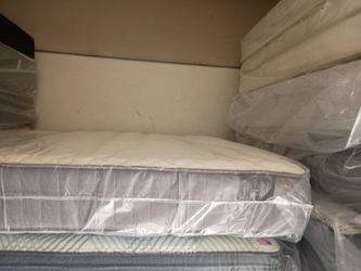 💤💤💤 $599 size king 80×76 now available 💤🛌🏽😴