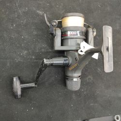 SHIMANO R200 AX 2000 Fishing Reel 