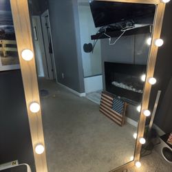 Large Make Up Mirror With Lights 
