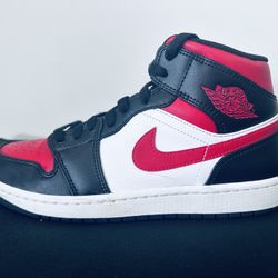 NIKE JORDAN 1 BACK, RED AND WHITE SNEAKERS SIZE: 8 MENS
